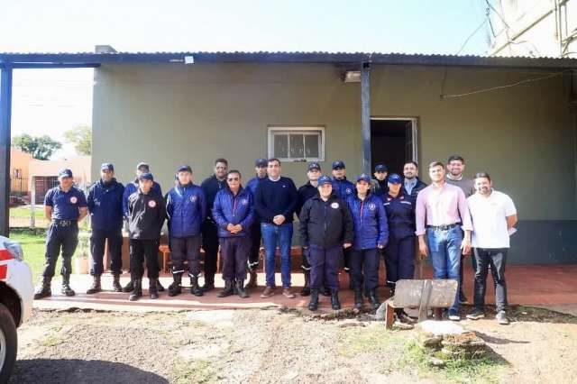 Nueva entrega de módulos alimentarios, como cada mes, para a los Bomberos Voluntarios